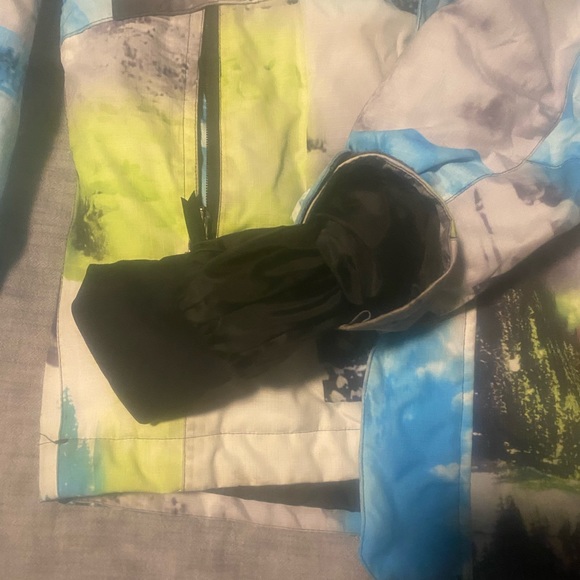 Winter ski jacket - Picture 3 of 4